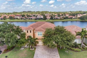 5555 55th Avenue Vero Beach, FL 32967 Sold 02/22/23
