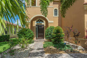 5555 55th Avenue Vero Beach, FL 32967 Sold 02/22/23
