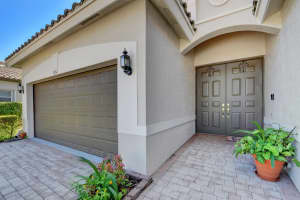 9854 Vedette Lane Lake Worth, FL 33467 Sold 03/09/23