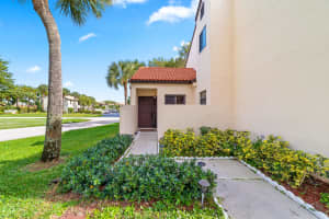 7 Via De Casas Sur 101 Boynton Beach, FL 33426 Sold 04/26/23