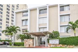 1527 S Flagler Drive   103f West Palm Beach, FL 33401 Sold 01/13/23