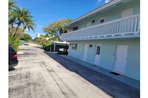 322 N Federal Highway 223 Deerfield Beach, FL 33441 Sold 02/28/23