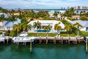 1041 Gulfstream Way Singer Island, FL 33404 Sold 02/13/23