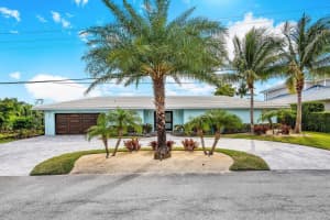 1041 Gulfstream Way Singer Island, FL 33404 Sold 02/13/23