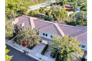 5024 S Chrystie Circle Delray Beach, FL 33484 Sold 03/14/23