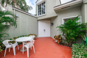 49 N Lakeshore Drive, Hypoluxo, FL 33462 Sold 06/01/23