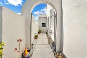 870 Nw 21st Way Delray Beach, FL 33445 Sold 02/23/23
