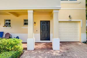 1720 Via Sofia, Boynton Beach, Fl 33426 Boynton Beach, FL 33426 Sold 02/09/23