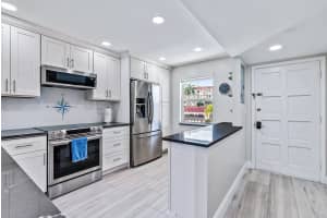 105 Paradise Harbour Boulevard 211 North Palm Beach, FL 33408 Sold 04/24/23