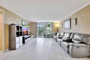 6190 Woodlands Blvd, Tamarac, FL 33319, Sold 02/23/23