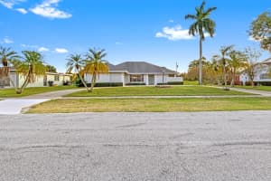 7614  Oakmont Drive Lake Worth, FL 33467 Sold 03/27/23