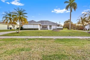 7614  Oakmont Drive Lake Worth, FL 33467 Sold 03/27/23