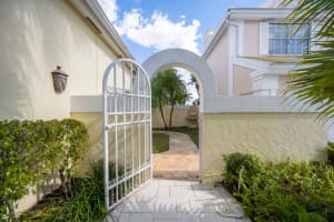 922 Drury Place West Palm Beach, FL 33411 Sold 03/29/23