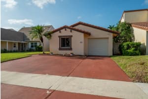 6417  Lantana Pines Drive Lake Worth, FL 33462 Sold 04/24/23