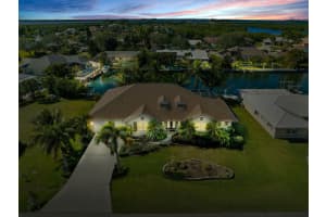125  Queen Catherina Court Hutchinson Island, FL 34949 Sold 02/23/23