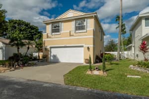 1003 Fairfax Circle W Boynton Beach, FL 33436 Sold 06/29/23