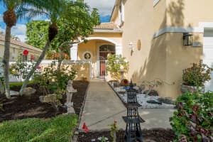 1003 Fairfax Circle W Boynton Beach, FL 33436 Sold 06/29/23