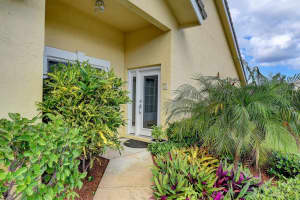 175 N Lakeshore Drive Hypoluxo, FL 33462 Sold 06/07/23