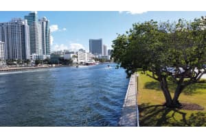 800  Parkview Drive   429 Hallandale Beach, FL 33009 Sold 05/03/23