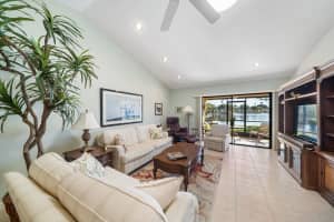5362 Cedar Lake Drive 1030 Boynton Beach, FL 33437 Sold 04/20/23