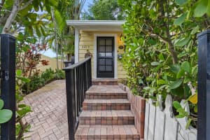 2215  Georgia Avenue West Palm Beach, FL 33401 Sold 02/23/23