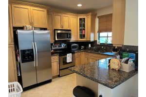 150 E Astor Circle Delray Beach, FL 33484 Sold 02/27/23