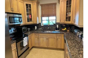 150 E Astor Circle Delray Beach, FL 33484 Sold 02/27/23