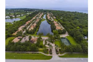 9565 E Maiden Court Vero Beach, FL 32963 Sold 03/15/23