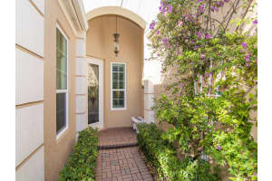 9565 E Maiden Court Vero Beach, FL 32963 Sold 03/15/23