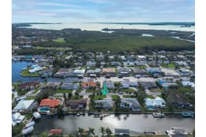 304 Arrowhead Lane Melbourne Beach, FL 32951 Sold 06/12/23