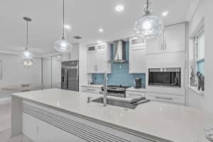 4710 Nw 4th Street   B Delray Beach, FL 33445 Sold 03/03/23