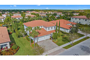 111 Manor Circle Jupiter, FL 33458 Sold 06/23/23
