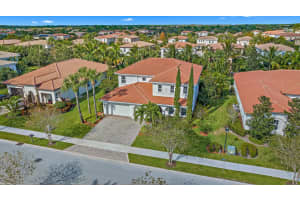 111 Manor Circle Jupiter, FL 33458 Sold 06/23/23