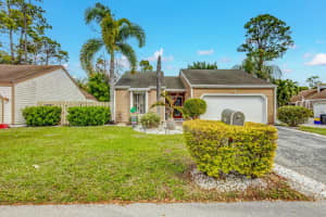460  Oak Shadow Way Wellington, FL 33414 Sold 04/13/23