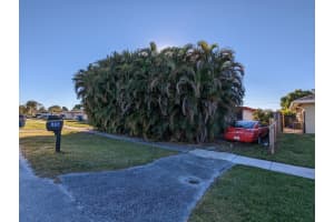 869  Hibiscus Drive Royal Palm Beach, FL 33411 Sold 02/21/23