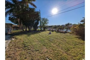 869  Hibiscus Drive Royal Palm Beach, FL 33411 Sold 02/21/23