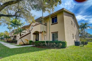 4547  Oak Terrace Drive Green Acres, FL 33463 Sold 02/13/23