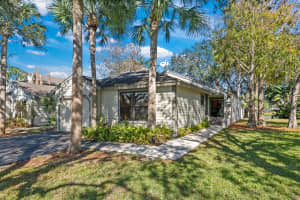 2570 Bedford Mews Drive Wellington, FL 33414 Sold 05/12/23