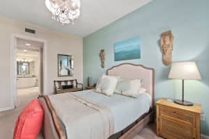 35 Harbour Isle Drive W 205 Hutchinson Island, FL 34949 Sold 03/31/23
