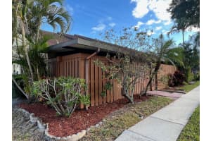 303 Springdale Circle Palm Springs, FL 33461 Sold 02/08/23
