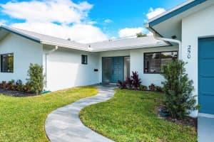 250 SW 9th Avenue, Boca Raton, FL 33486 Sold 08/11/23