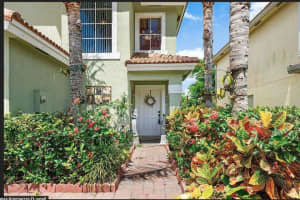 6207  Adriatic Way, West Palm Beach, FL 33413 Sold 07/17/23
