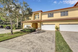 6631 Se Woodmill Pond Lane Stuart, FL 34997 Sold 02/28/23