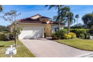 358 Nw Shoreview Drive
