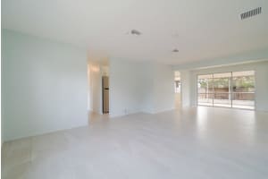 5032 Marion Place West Palm Beach, FL 33407 Sold 03/03/23