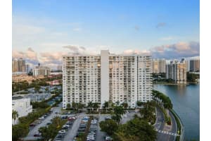 2801 Ne 183 Street   1607w Aventura, FL 33160 Sold 01/27/23