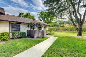 4 Via De Casas Norte Boynton Beach, FL 33426 Sold 03/08/23