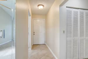 4 Via De Casas Norte Boynton Beach, FL 33426 Sold 03/08/23