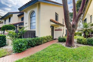 10215 N Circle Lake Drive 202 Boynton Beach, FL 33437 Sold 04/19/23
