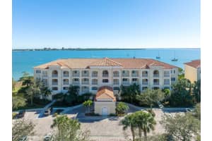 22 Harbour Isle Drive W 302 Hutchinson Island, FL 34949 Sold 05/09/23
